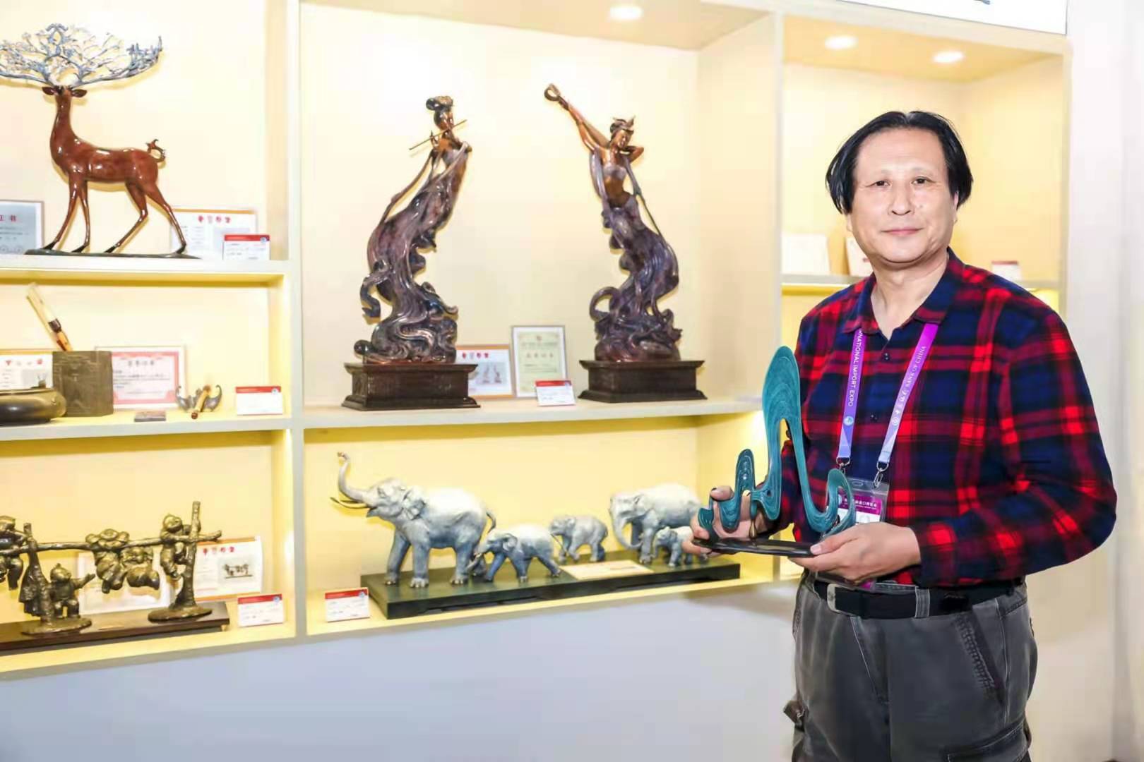13傅绍相介绍《山青水韵》